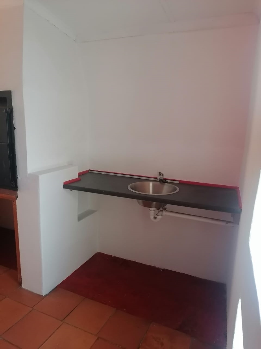 To Let 3 Bedroom Property for Rent in Madeira Park Eastern Cape
